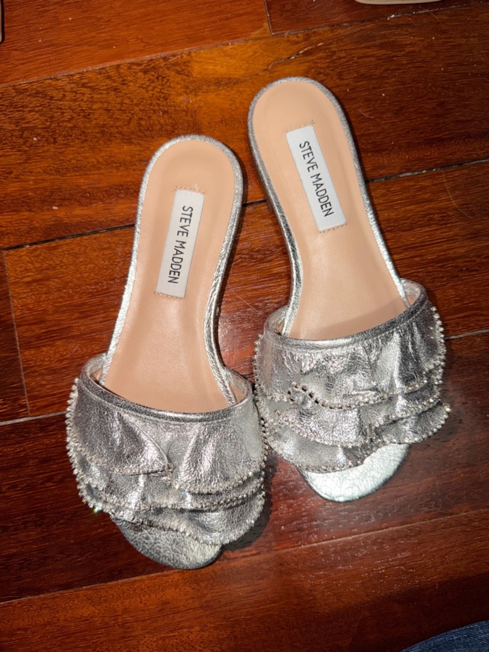 NWOT Steve Madden Silver Ruffled Slide Mules